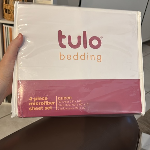 New Tulo 4-piece Microfiber Queen Sheet Set - Picture 3 of 3